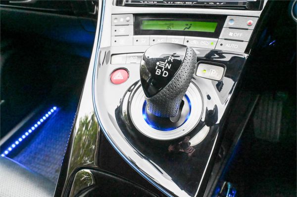 2015 Toyota Prius Liftback ZVW30R MY12 image