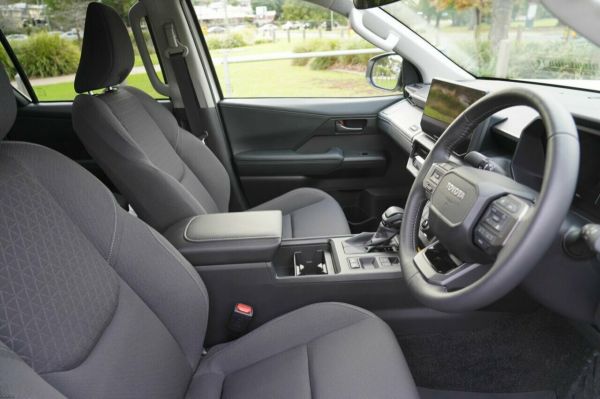 2025 Toyota Hilux GUN227R SR5 image