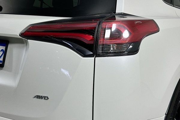 2018 Toyota RAV4 GXL (4x4) ASA44R MY18 image