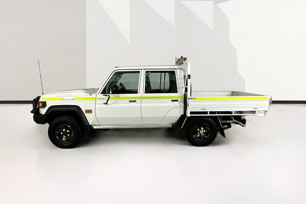 2025 Toyota Landcruiser GDJL79R GXL image