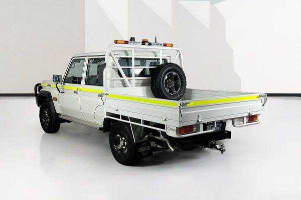 2025 Toyota Landcruiser GDJL79R GXL image