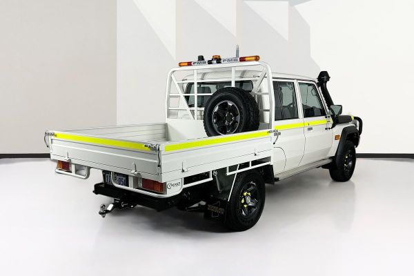 2025 Toyota Landcruiser GDJL79R GXL image