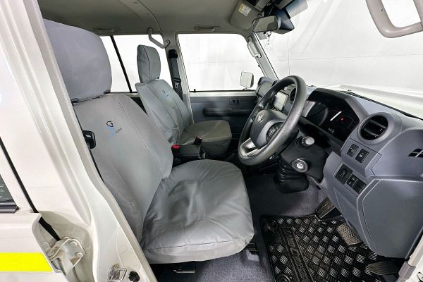 2025 Toyota Landcruiser GDJL79R GXL image