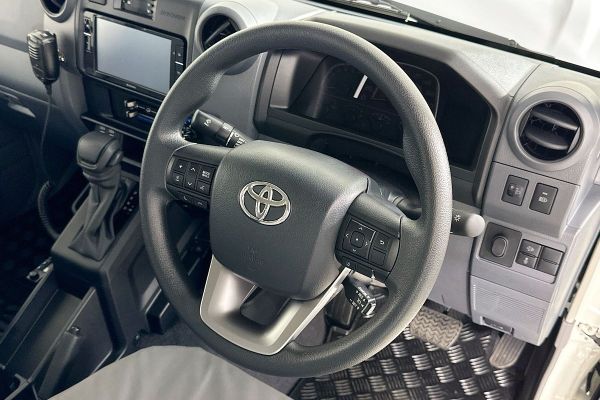 2025 Toyota Landcruiser GDJL79R GXL image
