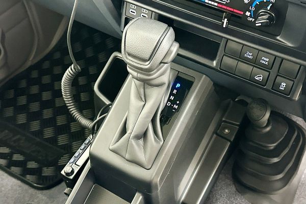2025 Toyota Landcruiser GDJL79R GXL image