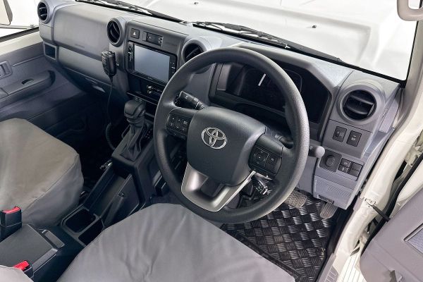 2025 Toyota Landcruiser GDJL79R GXL image