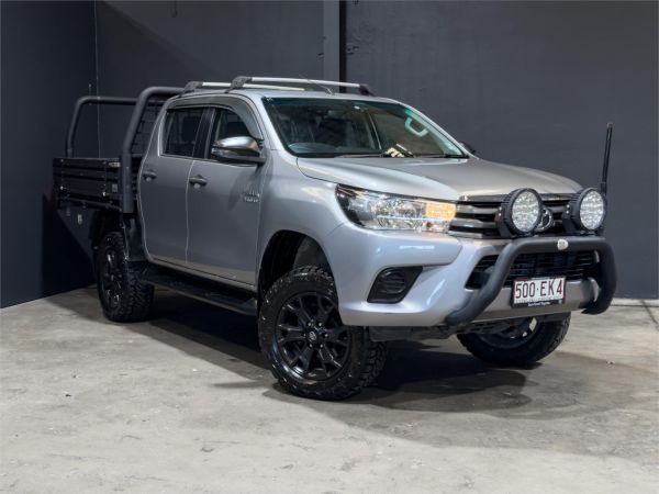 2017 TOYOTA HILUX DUAL CAB UTILITY GUN126R SR (4x4) image