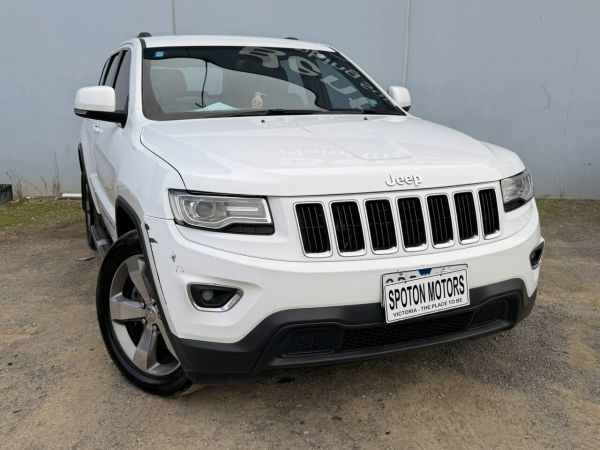 2014 Jeep Grand Cherokee WK MY14 Laredo (4x4) White 8 Speed Automatic Wagon image
