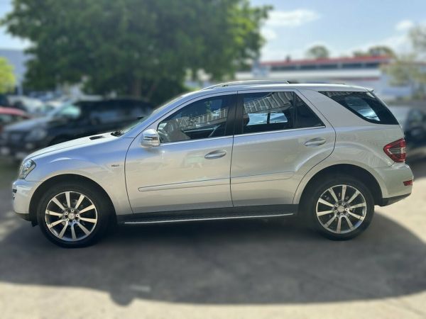 2011 Mercedes-Benz ML300 CDI 164 MY11 Grand Edition (4x4) Brilliant Silver 7 Speed image