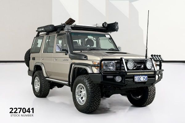2016 Toyota LANDCRUISER GXL (4x4) VDJ76R MY12 UPDATE image