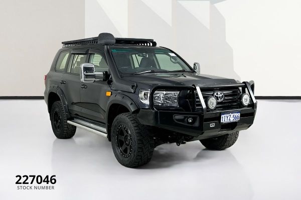 2018 Toyota LANDCRUISER GX (4x4) VDJ200R MY16 image