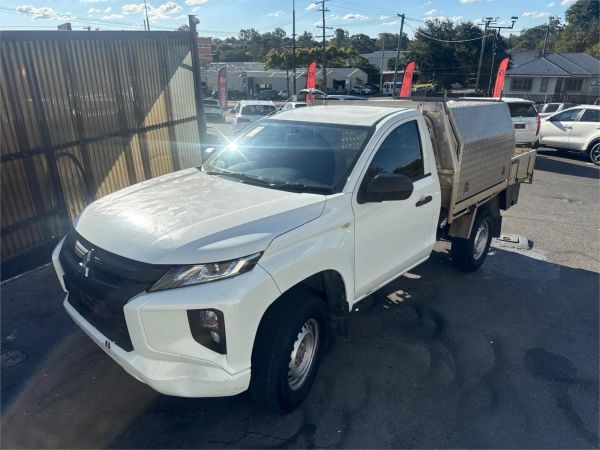 2021 Mitsubishi Triton MR GLX image