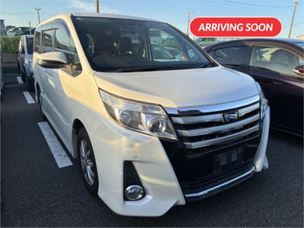 2015 Toyota Noah People Mover Si image