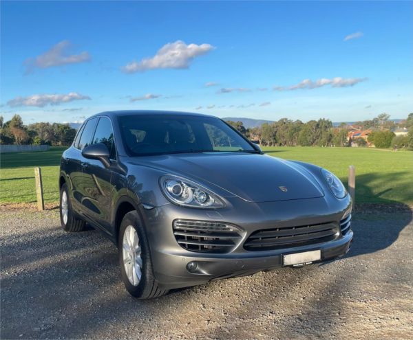 2011 PORSCHE CAYENNE 4D WAGON SERIES 2 DIESEL image