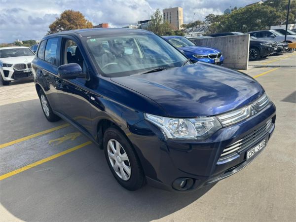 2012 MITSUBISHI OUTLANDER 4D WAGON ZJ ES (4x2) image