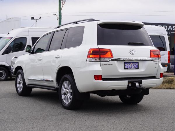 2019 Toyota Landcruiser VDJ200R Sahara image
