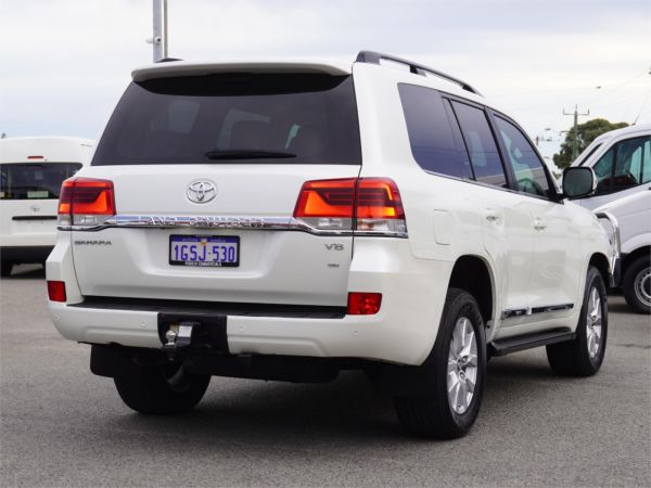 2019 Toyota Landcruiser VDJ200R Sahara image