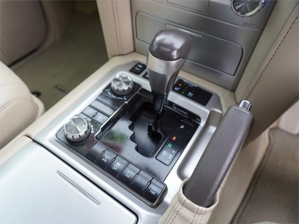 2019 Toyota Landcruiser VDJ200R Sahara image