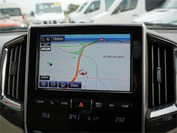 2019 Toyota Landcruiser VDJ200R Sahara image
