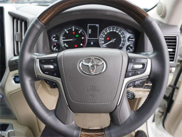 2019 Toyota Landcruiser VDJ200R Sahara image