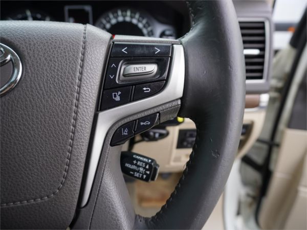 2019 Toyota Landcruiser VDJ200R Sahara image