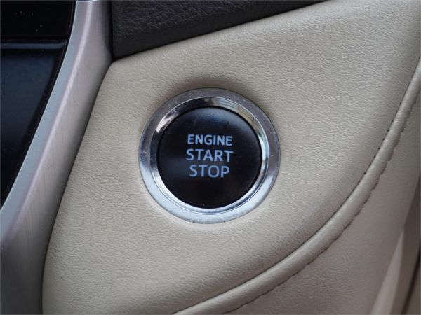 2019 Toyota Landcruiser VDJ200R Sahara image