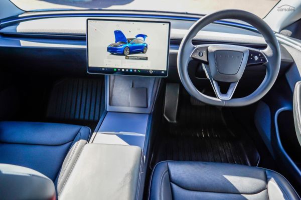 2025 Tesla Model 3 image