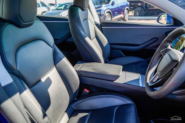 2025 Tesla Model 3 image