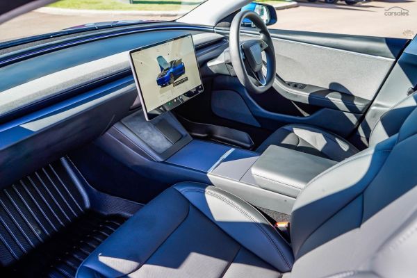 2025 Tesla Model 3 image