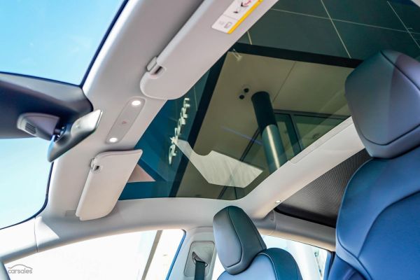 2025 Tesla Model 3 image