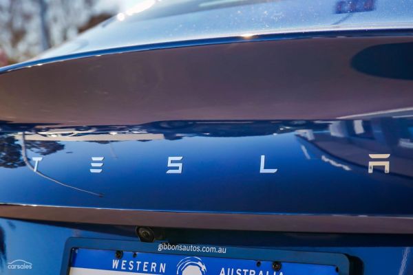 2025 Tesla Model 3 image