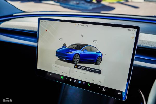 2025 Tesla Model 3 image