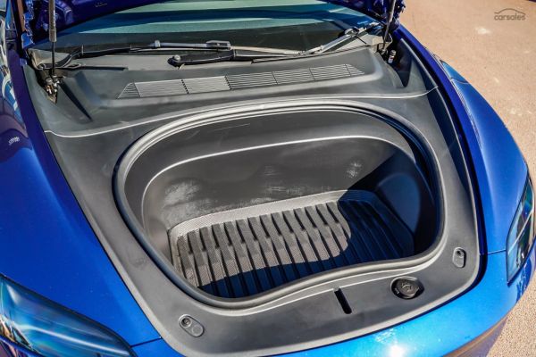2025 Tesla Model 3 image