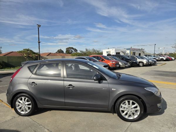 2008 Hyundai i30 FD MY09 SLX Grey 5 Speed Manual Hatchback image