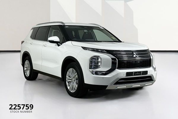 2024 Mitsubishi Outlander ZM LS image
