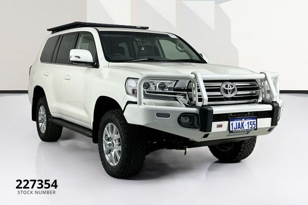2020 Toyota Landcruiser VDJ200R VX image