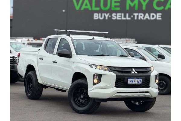 2021 Mitsubishi Triton MR GLX image