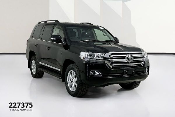 2021 Toyota Landcruiser VDJ200R Sahara image