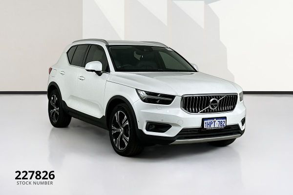 2022 Volvo XC40  T4 Inscription image
