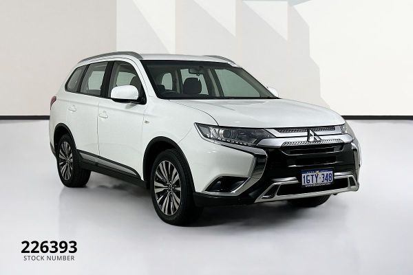 2018 Mitsubishi OUTLANDER ES 7 SEAT (AWD) ZL MY19 image