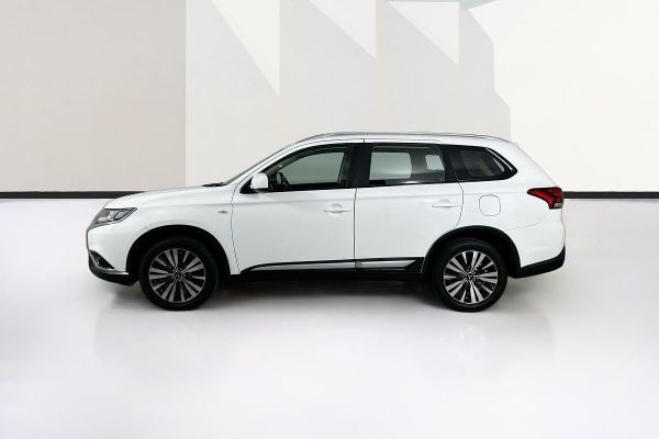 2018 Mitsubishi OUTLANDER ES 7 SEAT (AWD) ZL MY19 image