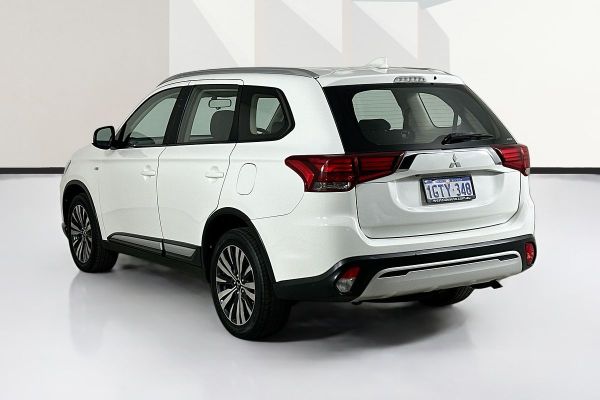 2018 Mitsubishi OUTLANDER ES 7 SEAT (AWD) ZL MY19 image