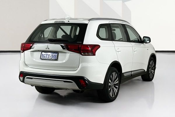2018 Mitsubishi OUTLANDER ES 7 SEAT (AWD) ZL MY19 image