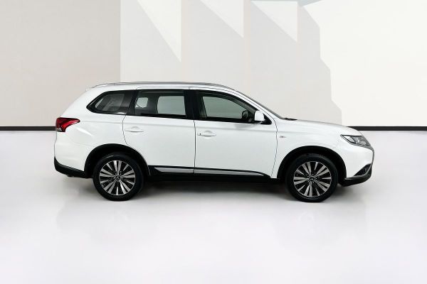 2018 Mitsubishi OUTLANDER ES 7 SEAT (AWD) ZL MY19 image