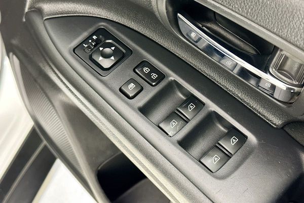 2018 Mitsubishi OUTLANDER ES 7 SEAT (AWD) ZL MY19 image