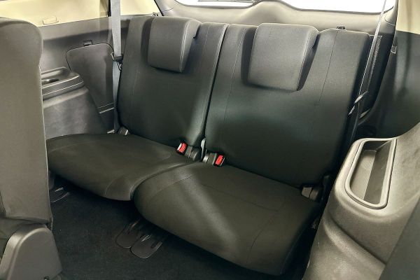 2018 Mitsubishi OUTLANDER ES 7 SEAT (AWD) ZL MY19 image