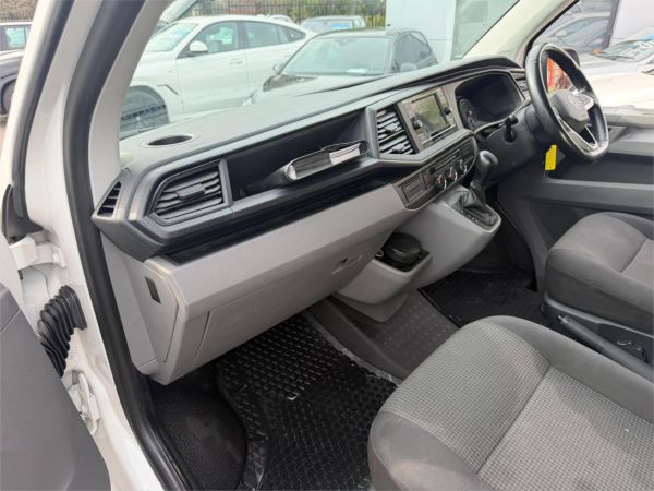 2021 Volkswagen Transporter T6 TDI340 image