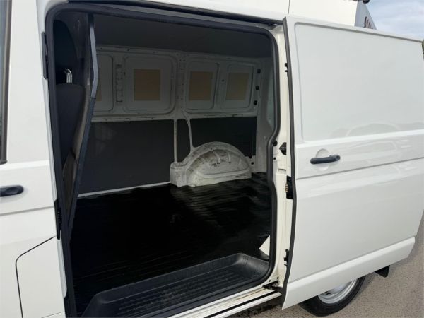 2021 Volkswagen Transporter T6 TDI340 image