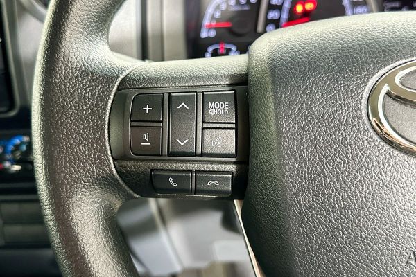 2025 Toyota Landcruiser VDJL79R GXL image