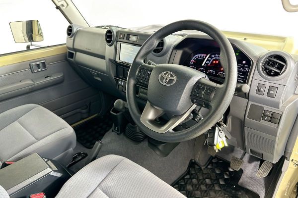 2025 Toyota Landcruiser VDJL79R GXL image